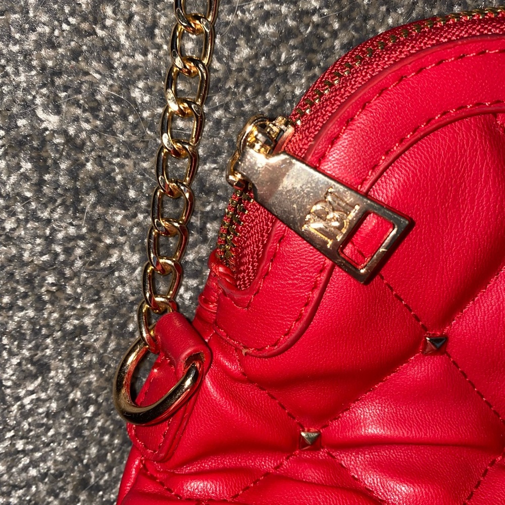 Red Purse - Picture 3 of 10